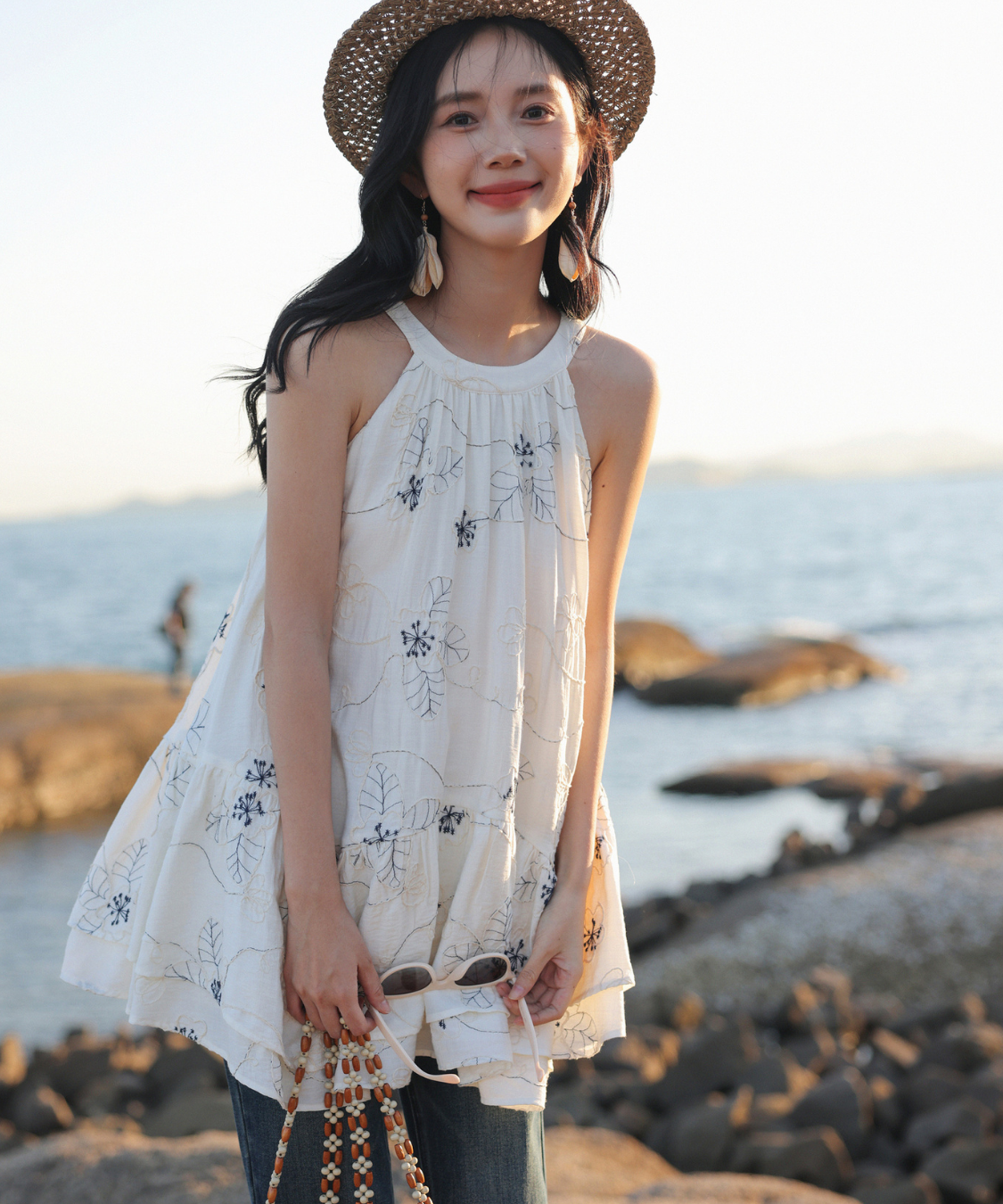 ボタニカル刺繍段切替フレアブラウス