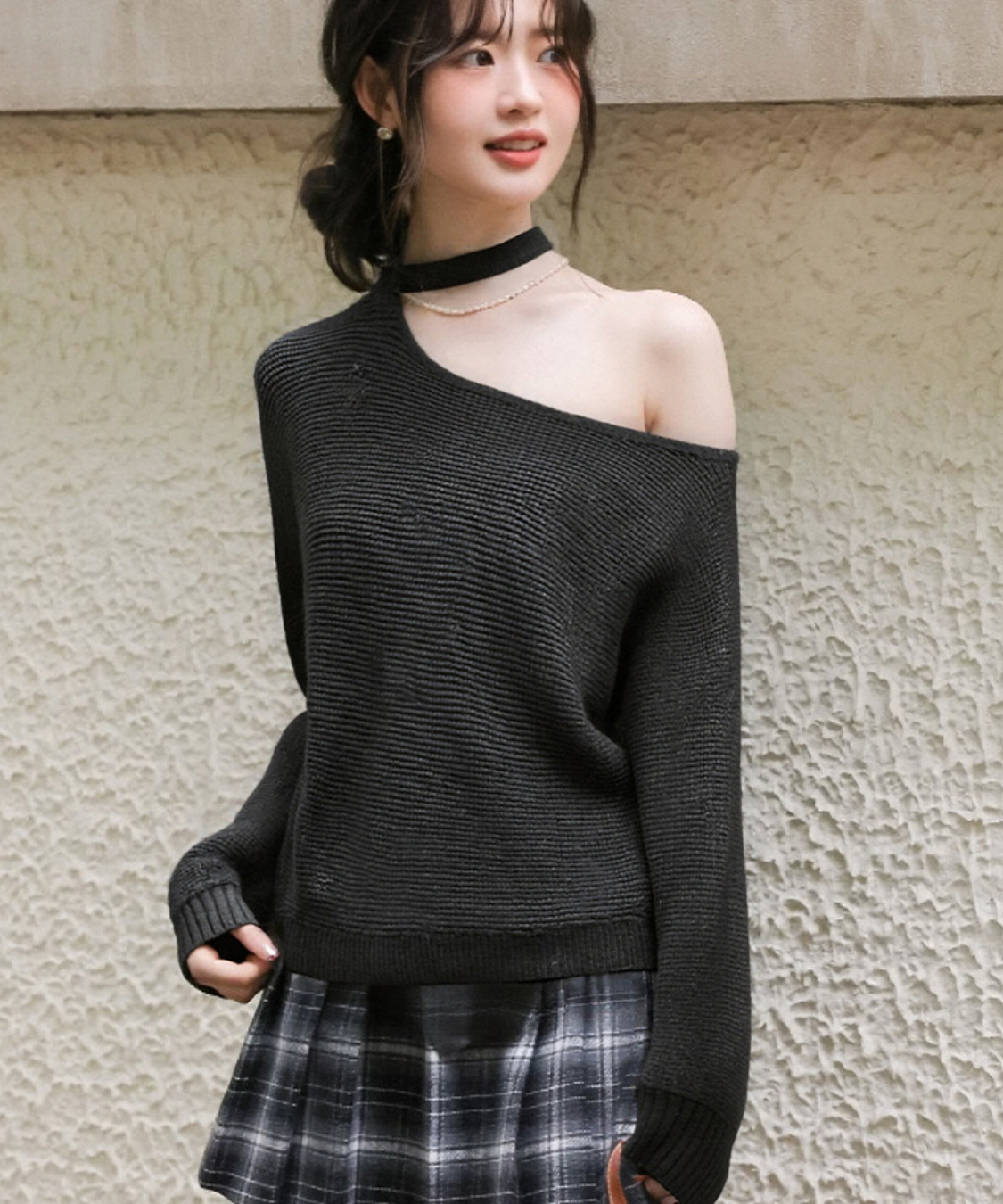 チョーカーデザインオフショルダーニット