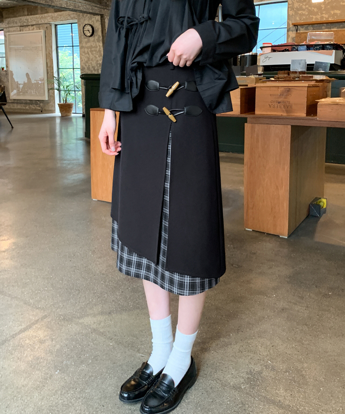 ダッフルボタン付きレイヤード風チェックスカート