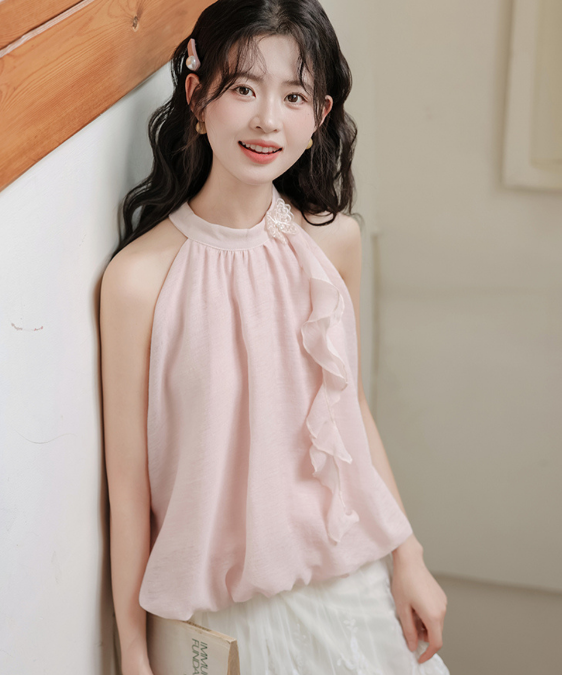 ホルターネックバルーンシルエットブラウス