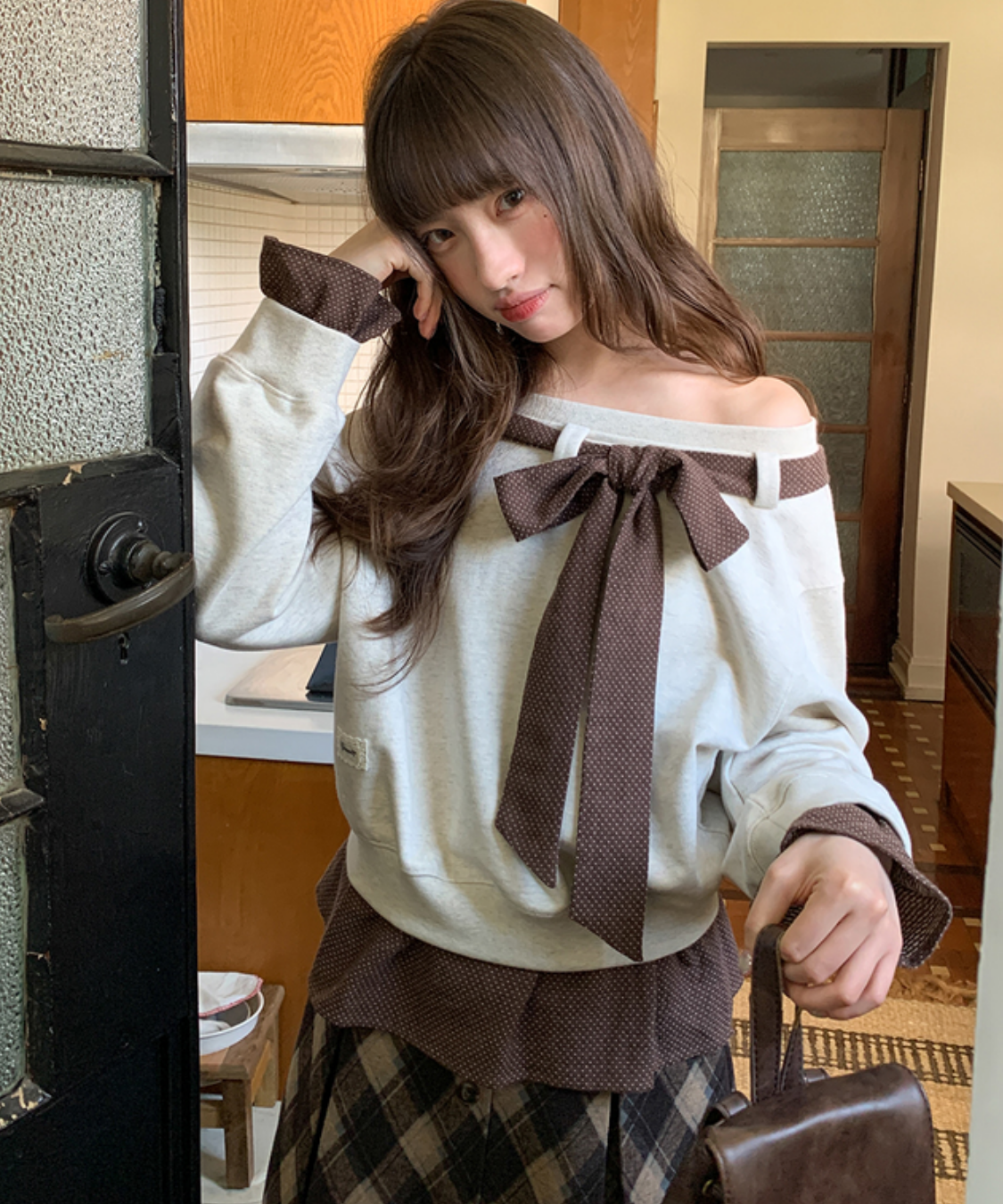 リボン付き配色オフショルダーレイヤード風プルオーバー