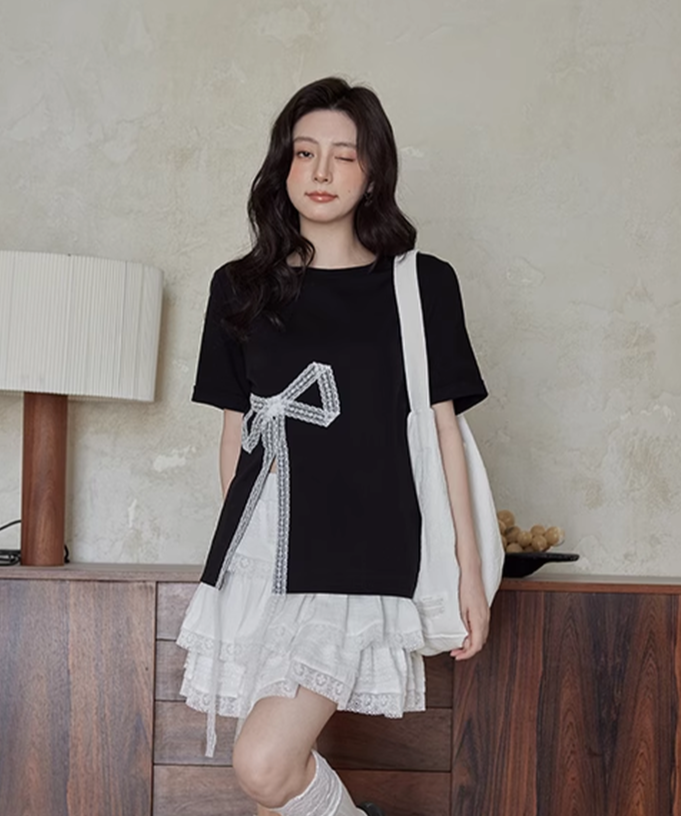 クルーネック半袖レースリボンサイドスリットTシャツ