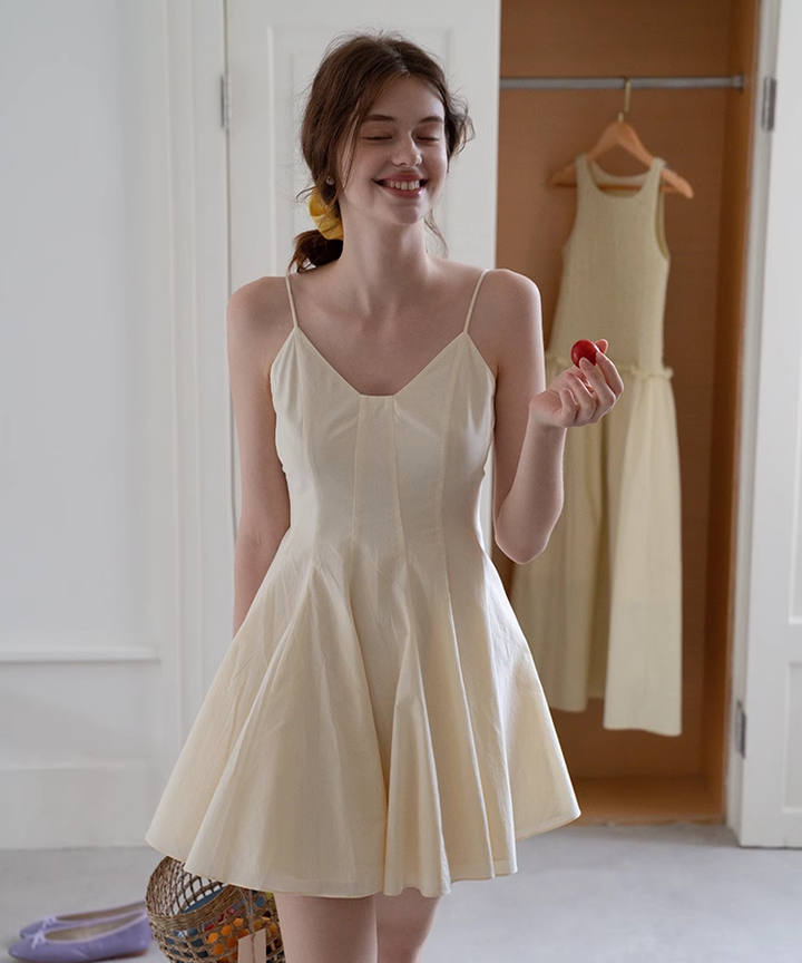 キャミソールフレアシルエットミニワンピース – jemiremi