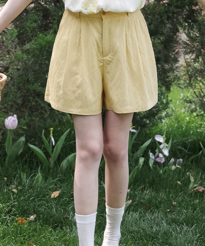 ベルトループ付きタックショートパンツ