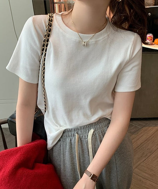 【夏編】「ショート丈Tシャツ×ジャージパンツ」でフレッシュさを強調!【10代】