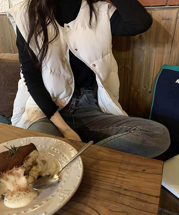 フロントウェーブボタンノーカラーダウンベスト 4