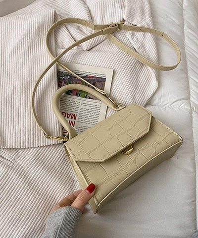 クロコ台形ショルダーバッグ
